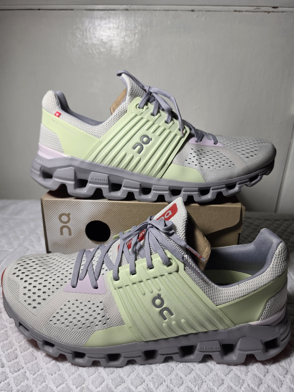 On Running Cloudswift Running Shoes — Pastel Green & Gray